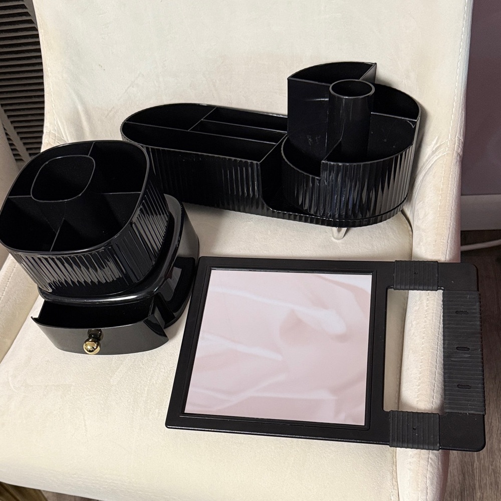 Black Makeup Organizer Set with Mirror